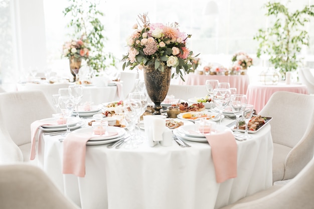 Wedding table desserts