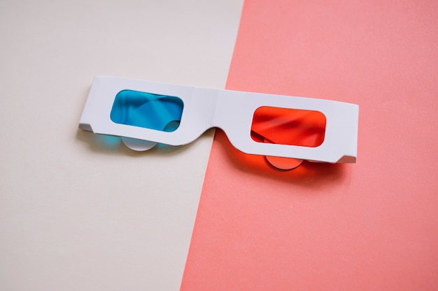 White 3d glasses