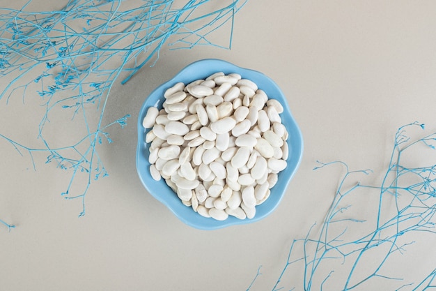 Free Photo white beans in a round platter or bowl.