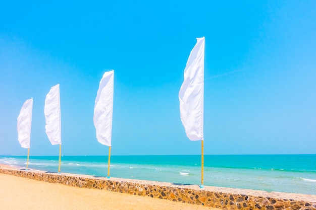 Free photo white flag