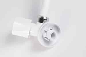 Free photo white kitchen sink faucet