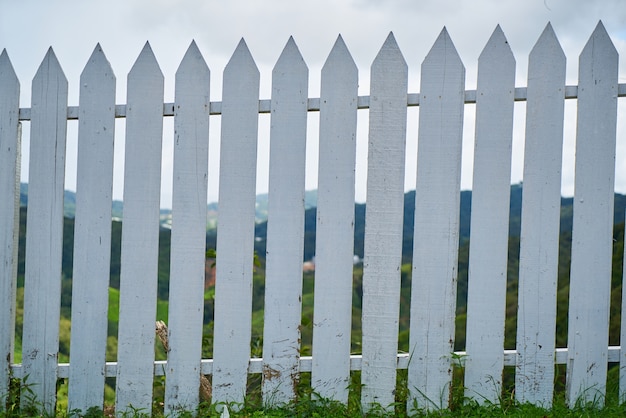 Free photo white wooden fence