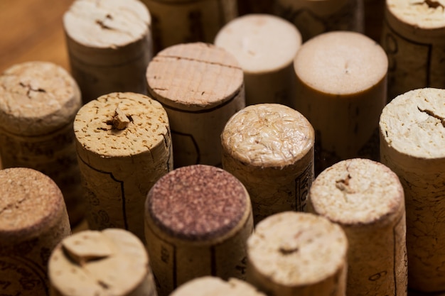 Free photo wine corks on the table