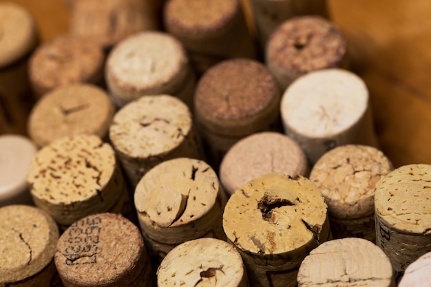 Free photo wine corks on the table