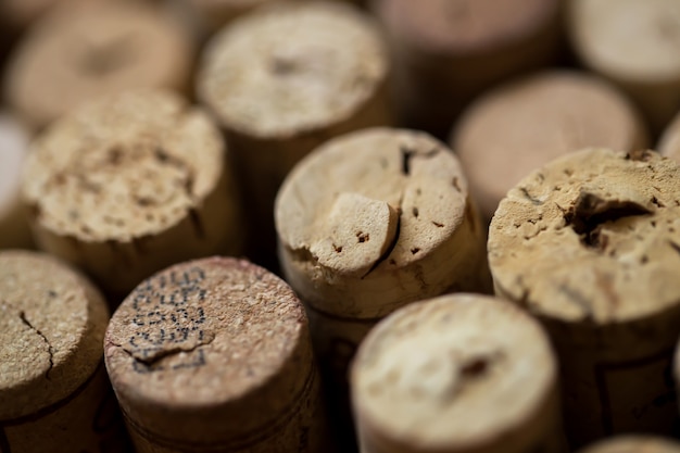 Free Photo wine corks on the table