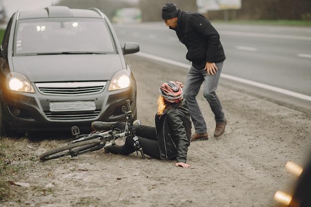 Free Photo the woman crashed into the car.