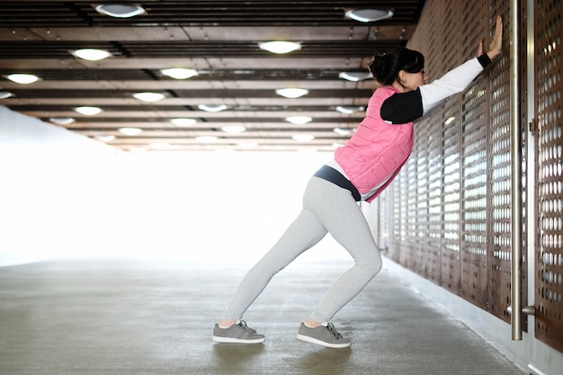 Free photo woman doing sports outdoor