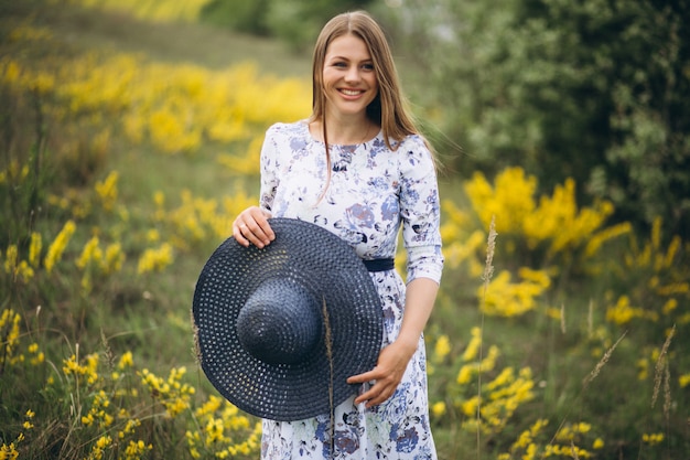 Free photo woman in hat