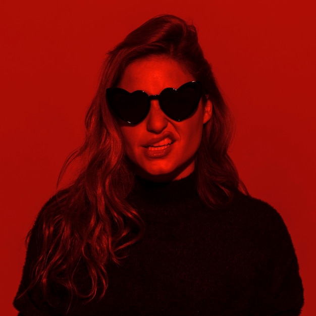 Woman portrait with sunglasses