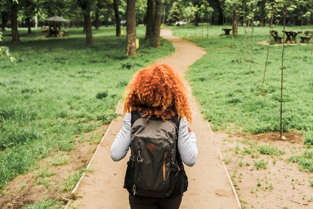 Free photo woman traveling around the world