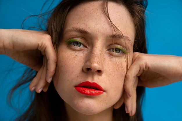 Woman wearing  makeup with thick eyebrows