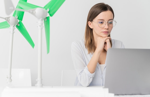 Free photo woman working on an energy power innovation