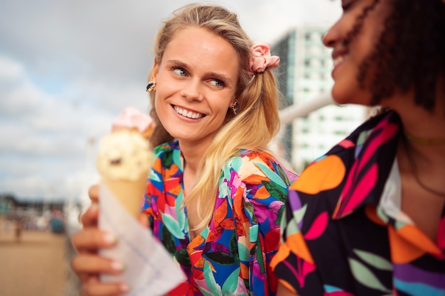 Free photo women enjoying 80s summer aesthetics