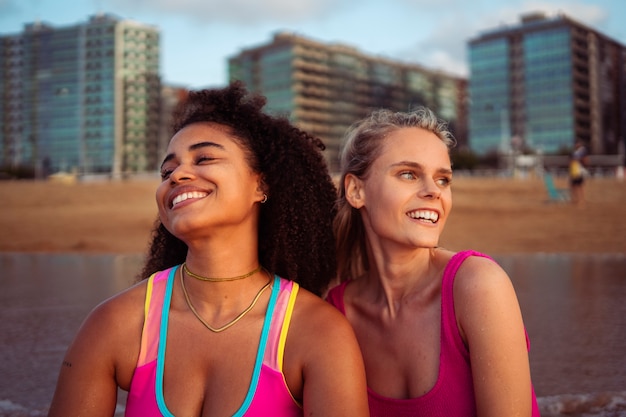 Women enjoying 80s summer aesthetics