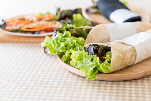 wrap salad roll