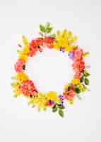 Free photo wreath of flowers