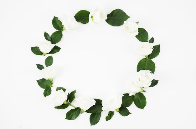 Free photo wreath of flowers