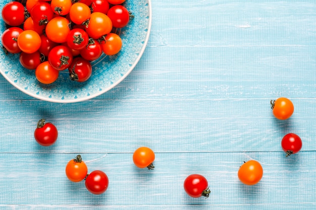 Yellow and red cherry tomatoes.