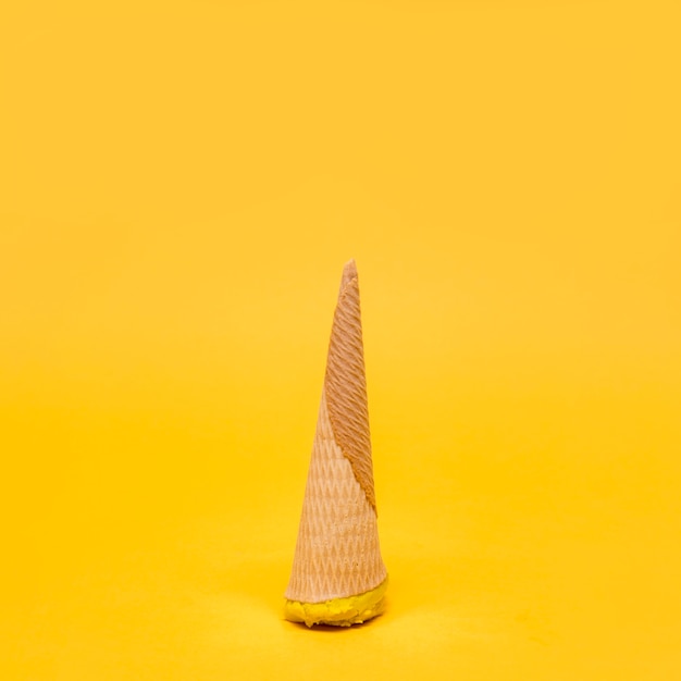 Free photo yellow still life of ice cream