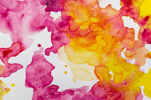 Free photo yellow and vivid pink watercolor copy space pattern background