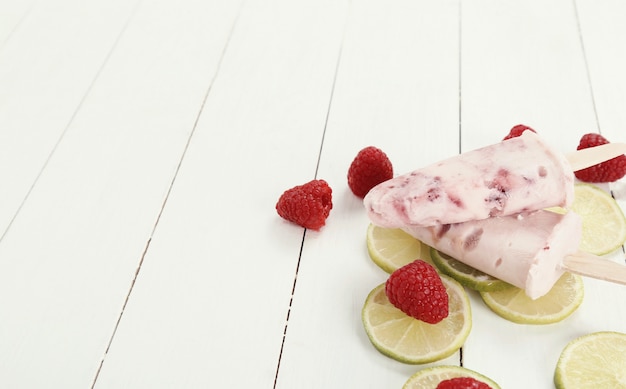 Free photo yogurt popsicle