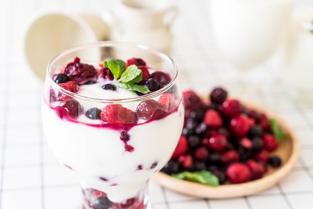 yogurt with mixed berries