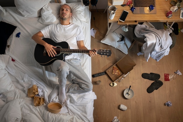 Free photo young man in  isolation at home