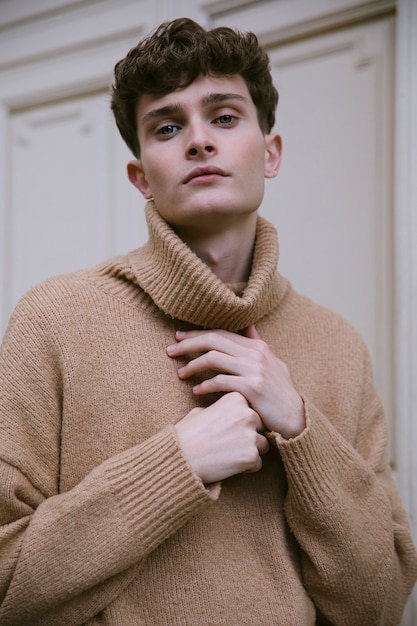 Free photo young man in turtleneck portrait