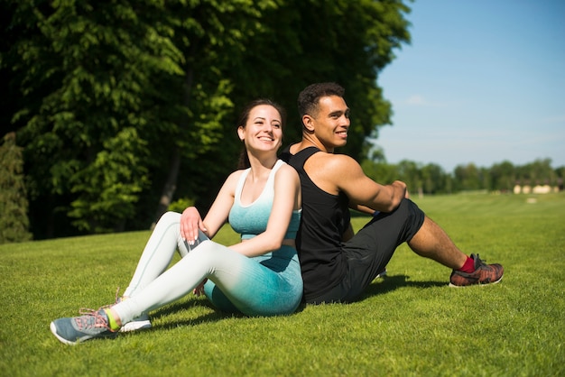 Free photo young people practicing sport outdoor