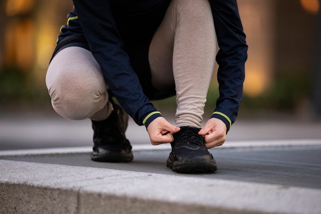 Free photo young person getting ready for doing sport at night