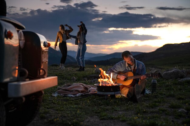 Young rural travellers on a picnic