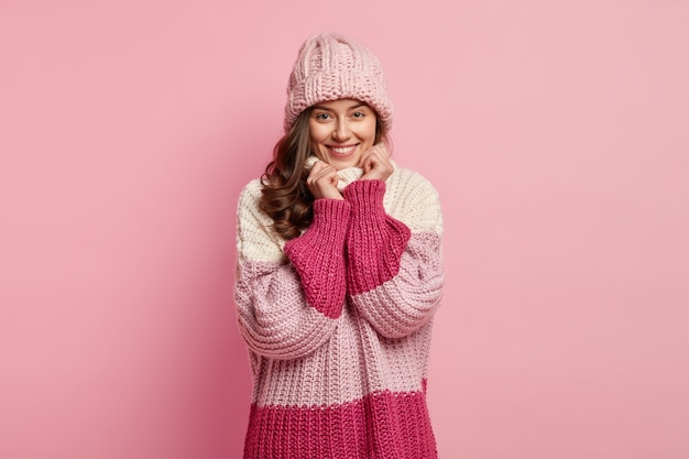 Free Photo young woman wearing winter clothes