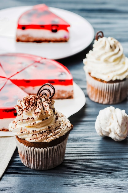 Yummy cupcake and jelly cake