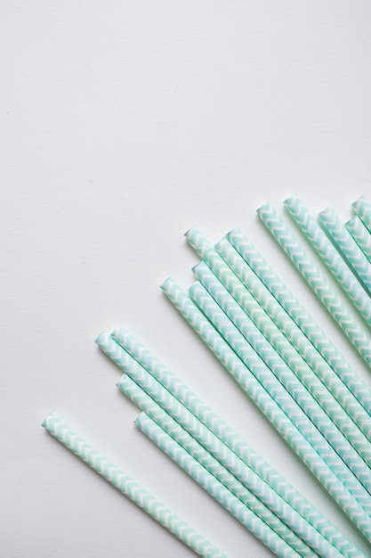 Free photo zigzag blue plastic strews