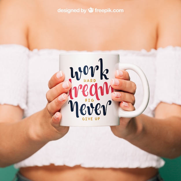 Free PSD coffee mug mockup for quote design