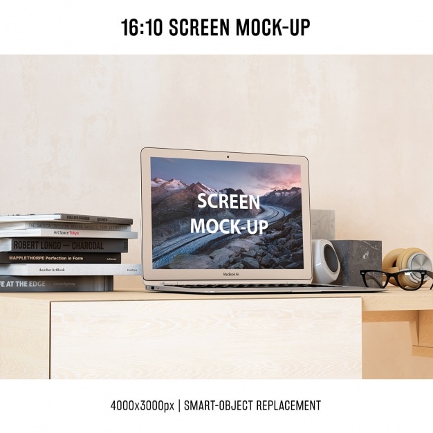 Free PSD laptop mock up design