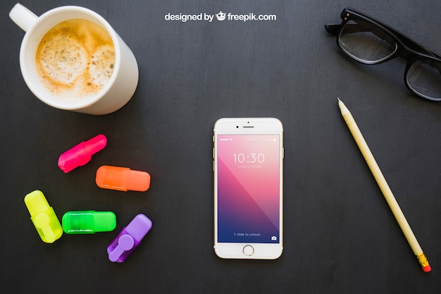 Free PSD phone, markers, pencil, glasses and coffee