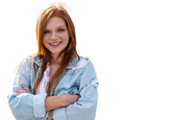 Free PSD portrait of young girl with crossed arms