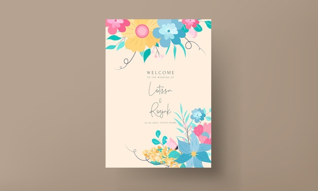 Free vector beautiful sweet flat floral wedding invitation card design with pastel color