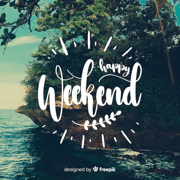 Free vector happy weekend lettering with photography background