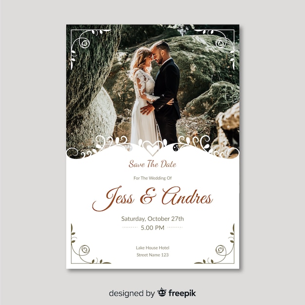 Free vector ornamental wedding invitation template with photo