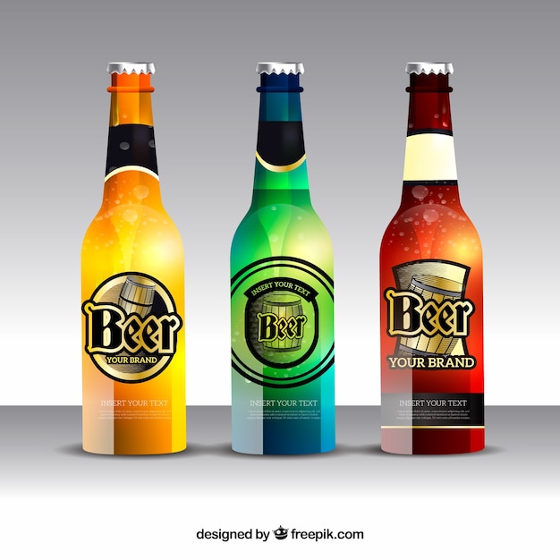 Free Vector realistic beer bottle collection with label