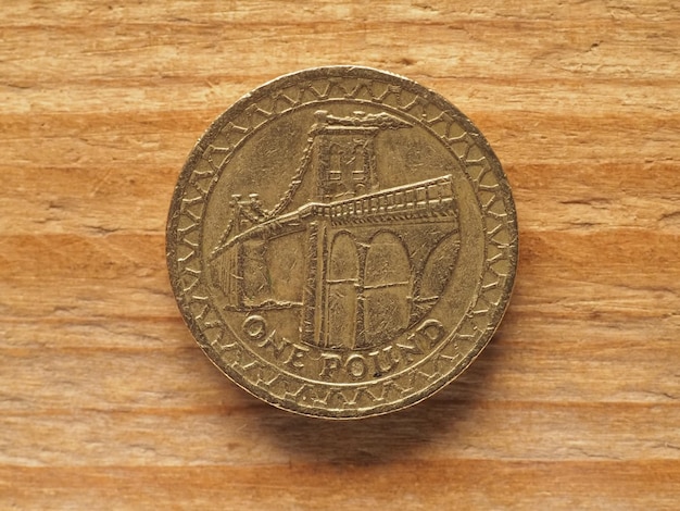 1 Pound coin reverse side showing Menai bridge currency of the