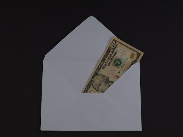 10 US dollar in the envelope