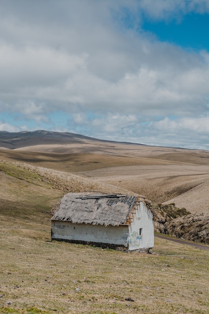 abandoned house in the Ecuadorian Andes