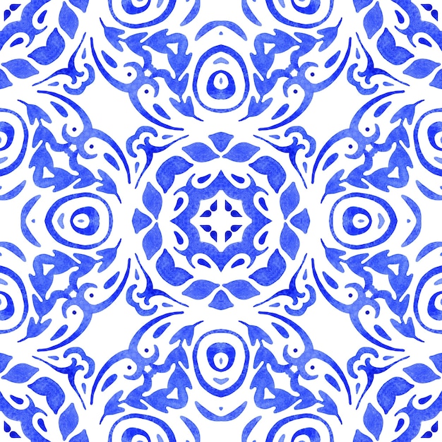 Abstract seamless ornamental watercolor damask arabesque paint pattern.