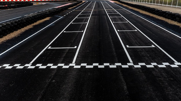 Photo aerial top view grid start start of track racing asphalt road