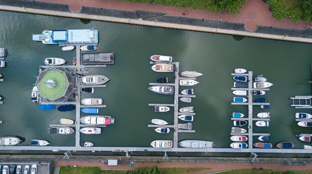 Photo aerial view of marina dusseldorf germany