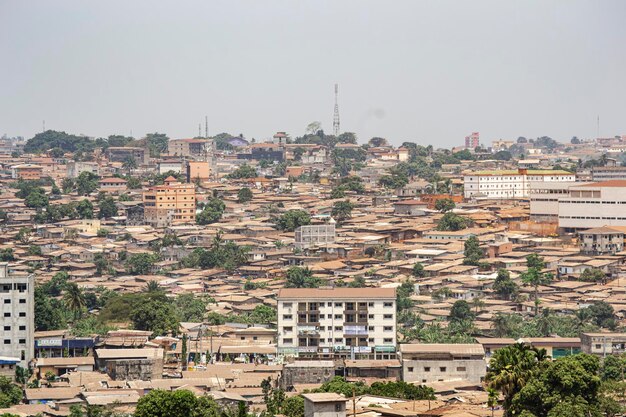 Photo aerial view of a slum in yaounde cameroon