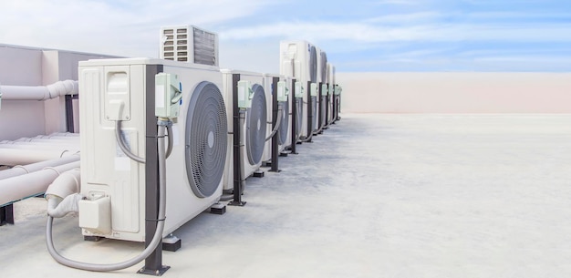 Air conditioning (HVAC) installed on the roof of industrial buildings.